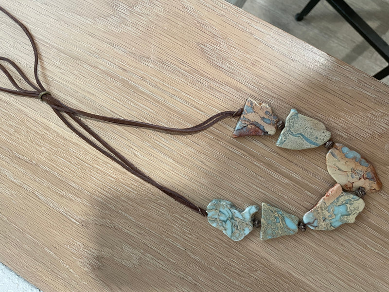 Hatband with snakeskin jasper slabs