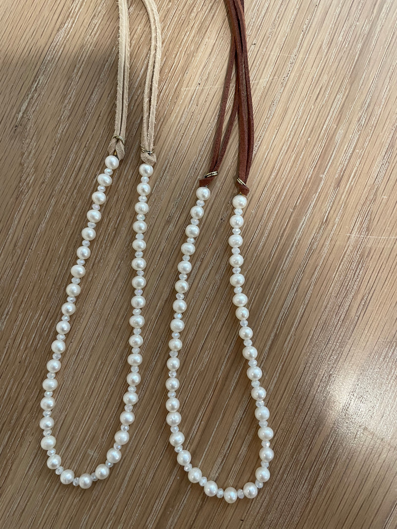 Hatband with pearls and crystals